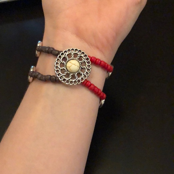 🌸Handmade Stretch Bead Bracelet - Picture 2 of 4